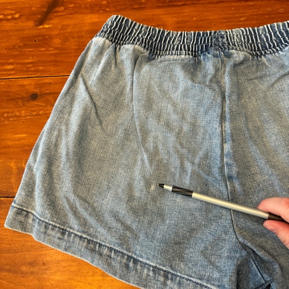 Aerie Boardwalk Short in Light Wash Denim Color Womens Size Medium - Picture 8 of 9